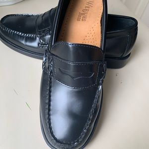 Size 8 M- Men's Bass Brand New Loafer